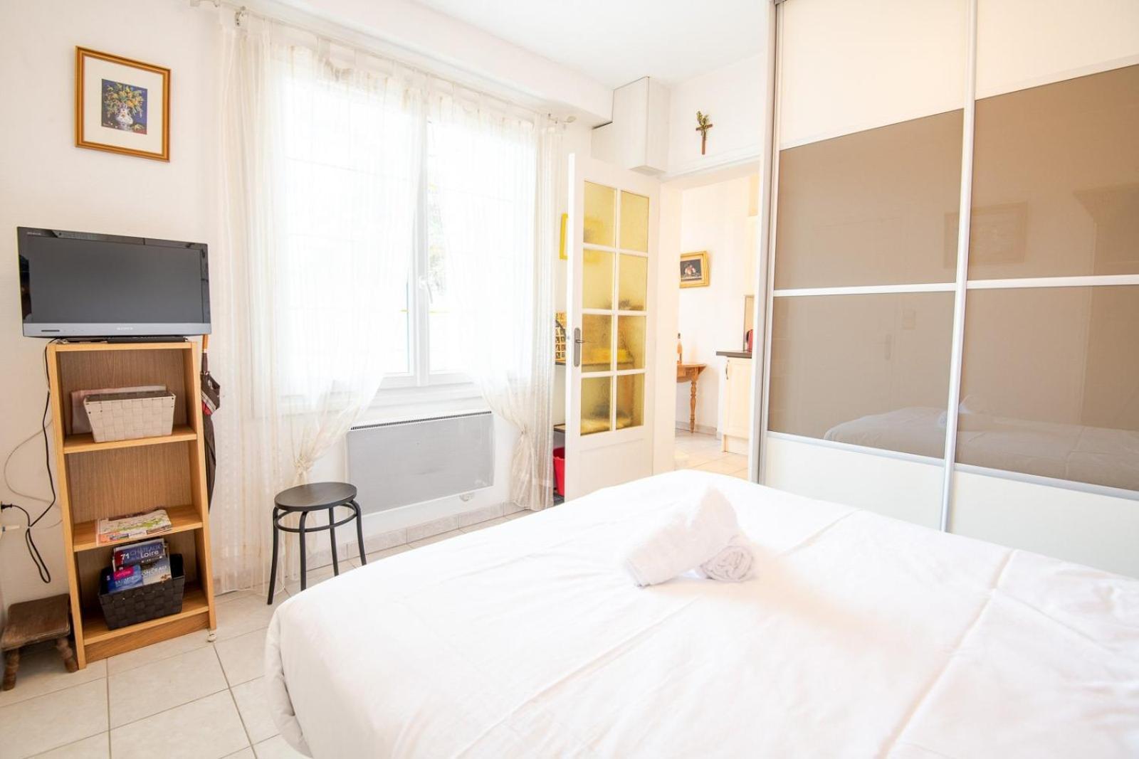 Апартаменты L'Ecureuil - Small T2 For 2 Pers. Амбуаз Экстерьер фото